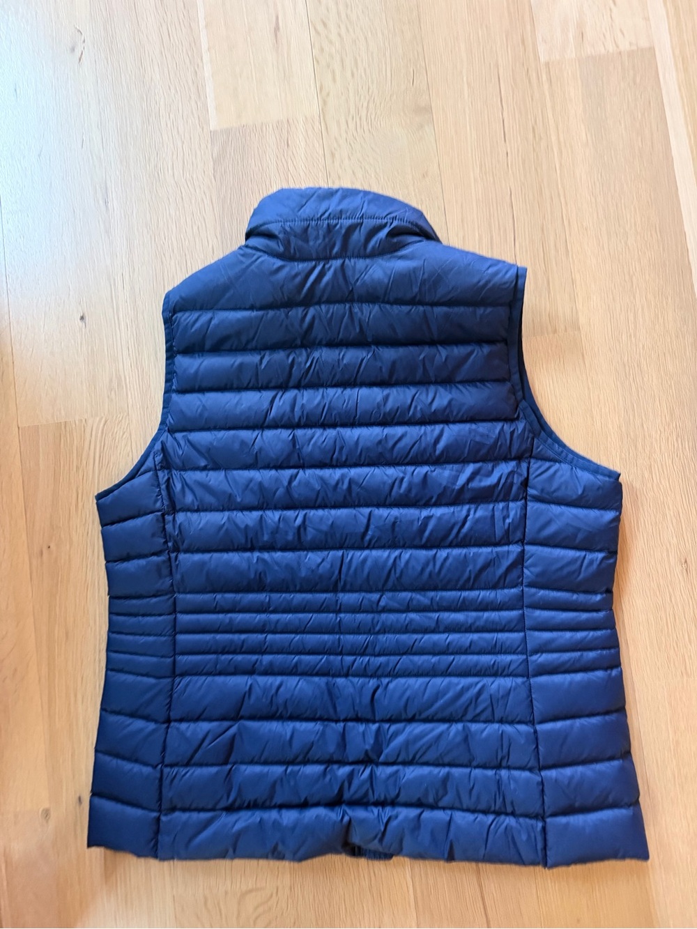Lands' End Women's Dark Blue Quilted Packable Vest - Picture 5 of 5